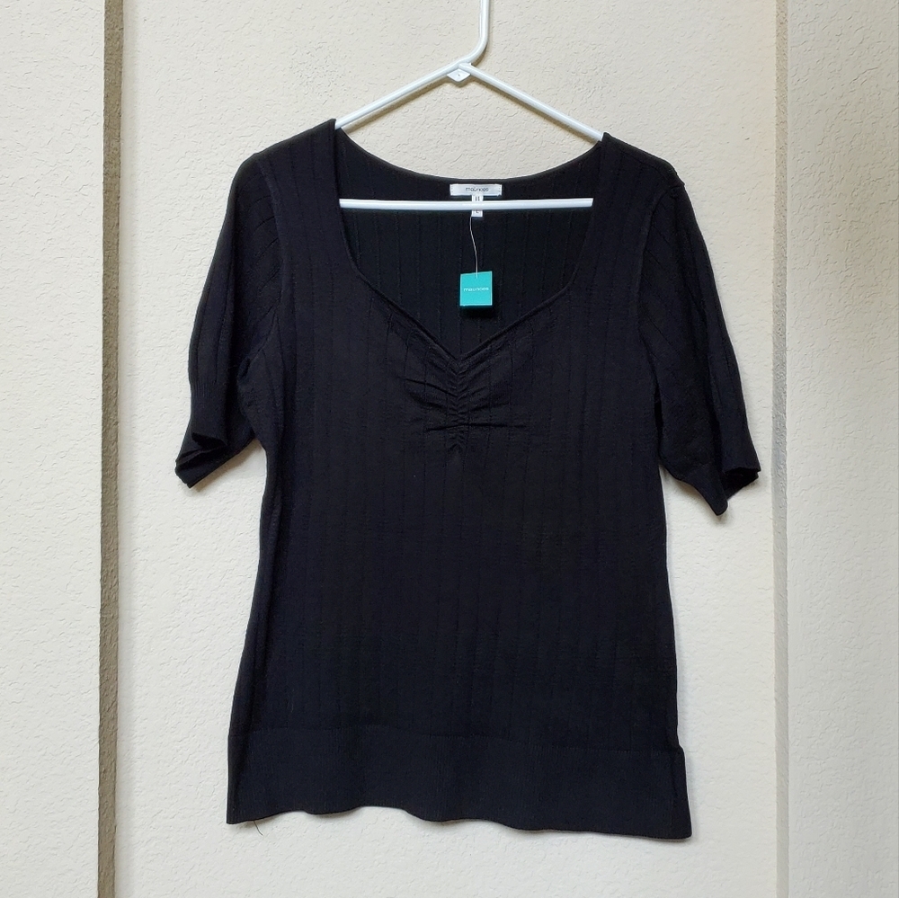 Maurices V Neck Top.  Size Large